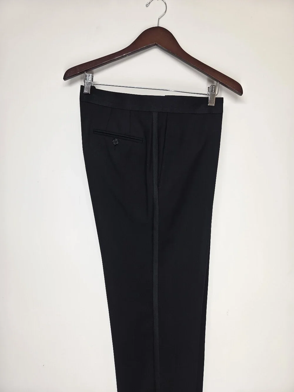 Vera Wang Black 2-Piece Tuxedo 44R/38W Grosgrain Notch Lapel  100% Wool